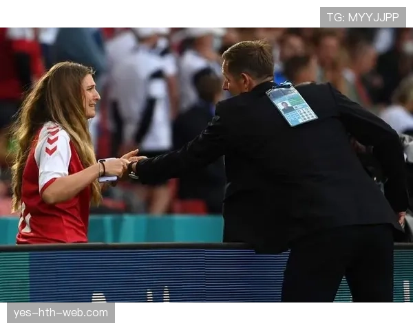 埃里克森的战术适配性如何影响其中场组织作用？